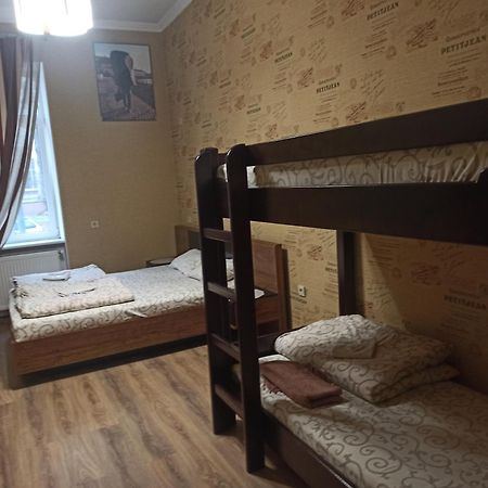 Hostel Q ,15 Хв До Жд Вокзалу Lviv Exterior photo